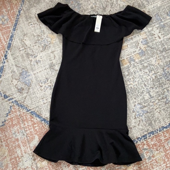NEW Francesca's black Off Shoulder Mini Dress MED - Picture 1 of 7